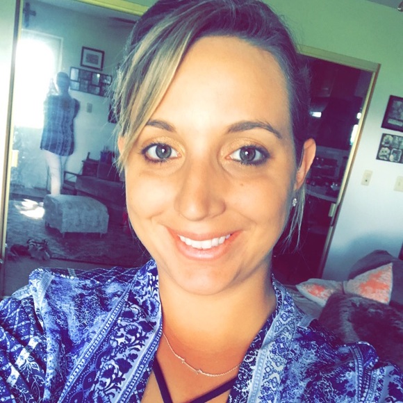 Meet your Posher, Krista - Picture 2 of 4